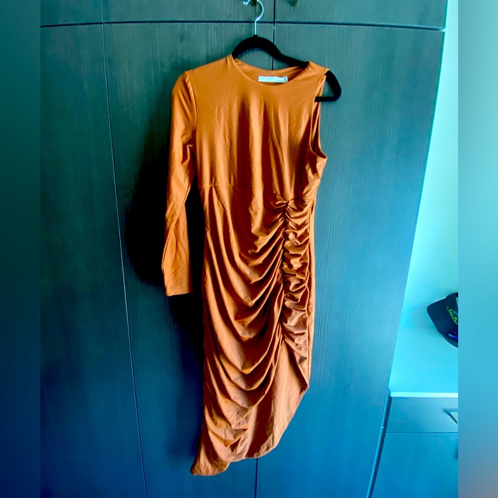 By egress dress